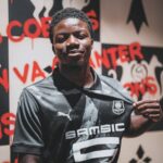 Steve Mvodo, la pépite qu’il ne faut pas laisser filer ! Seul joueur à présenter le nouveau maillot du stade rennais 